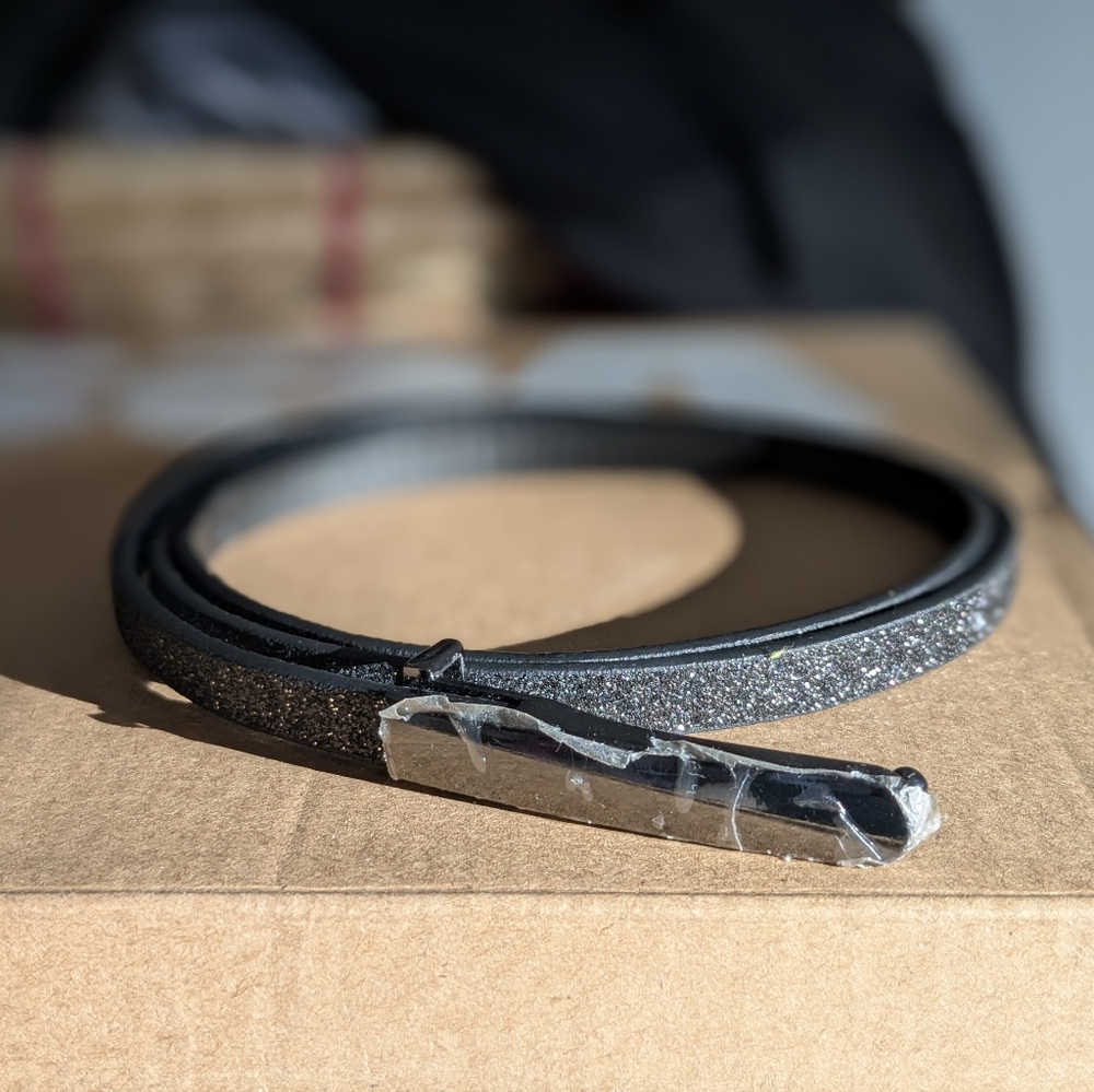 🖤 Le Chateau Thin Sparkly Faux Leather Belt w/ Gunmetal Buckle, M, NWOT